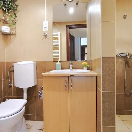 Private Bedroom In Kerepesi Проживание в семье *