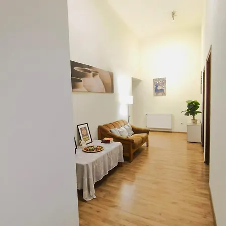 Private Bedroom In Kerepesi Проживание в семье