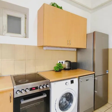 Private Bedroom In Kerepesi *