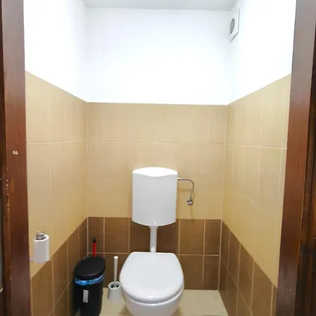 Private Bedroom In Kerepesi Проживание в семье