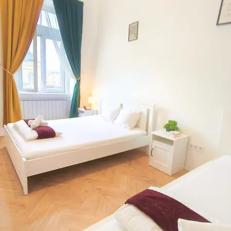 Проживание в семье Private Bedroom In Kerepesi