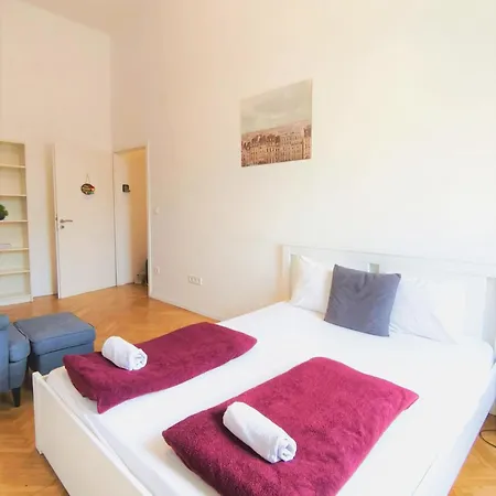 Private Bedroom In Kerepesi * Будапешт