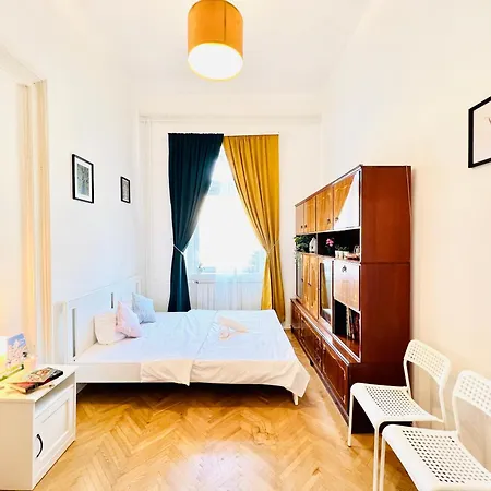 Private Bedroom In Kerepesi * Будапешт