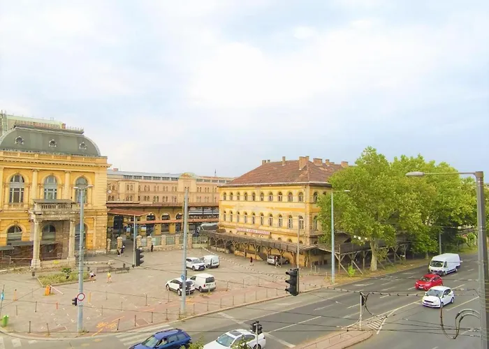 Gazde/Camere de închiriat Private Bedroom In Kerepesi