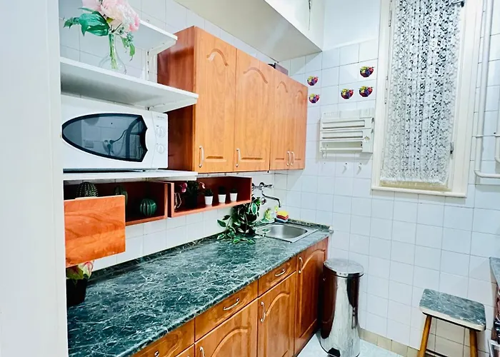 Private Bedroom In Kerepesi *