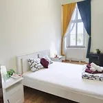 Private Bedroom In Kerepesi Homestay