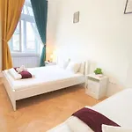 Homestay Private Bedroom In Kerepesi