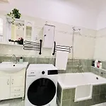 Private Bedroom In Kerepesi Homestay