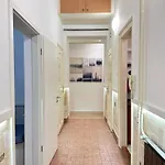 Private Bedroom In Kerepesi Budapest