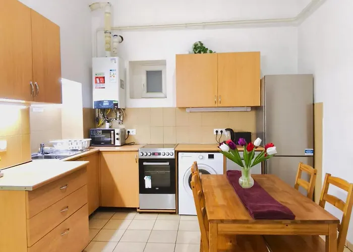 Private Bedroom In Kerepesi * 부다페스트