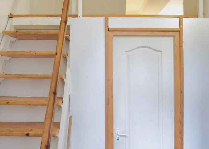 Private Bedroom In Kerepesi 홈스테이 부다페스트