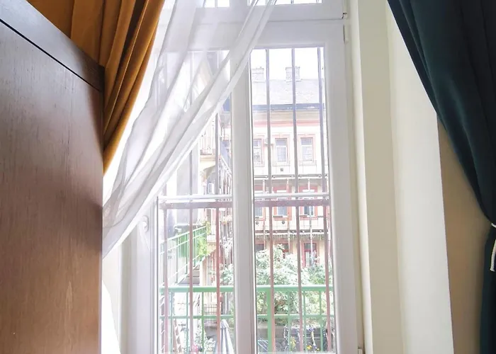 홈스테이 Private Bedroom In Kerepesi