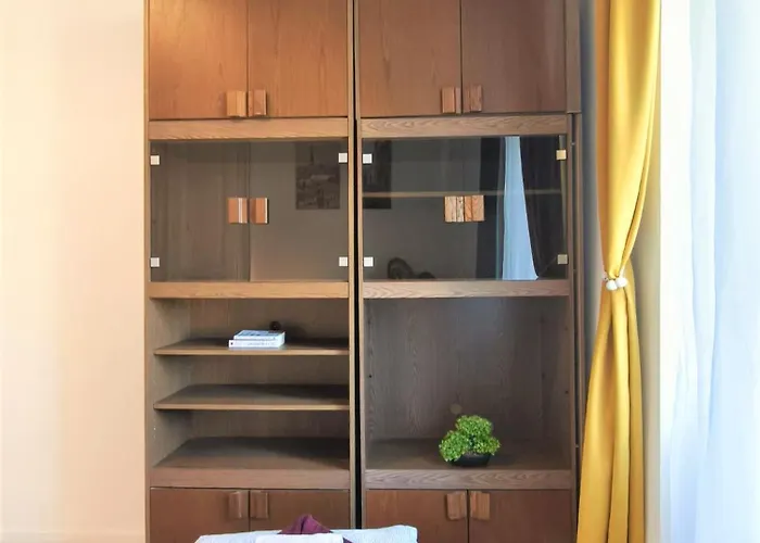 Private Bedroom In Kerepesi 홈스테이 *