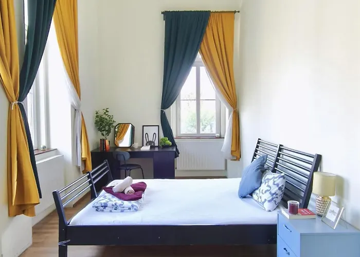 Private Bedroom In Kerepesi 民宿