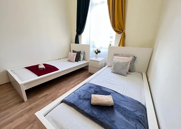 Private Bedroom In Kerepesi 民宿 *